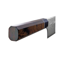 Suncraft Senzo Damascus Kiritsukeveitsen pakkapuisen kahvan yksityiskohta, kahdeksankulmainen muotoilu ja laadukas viimeistely.