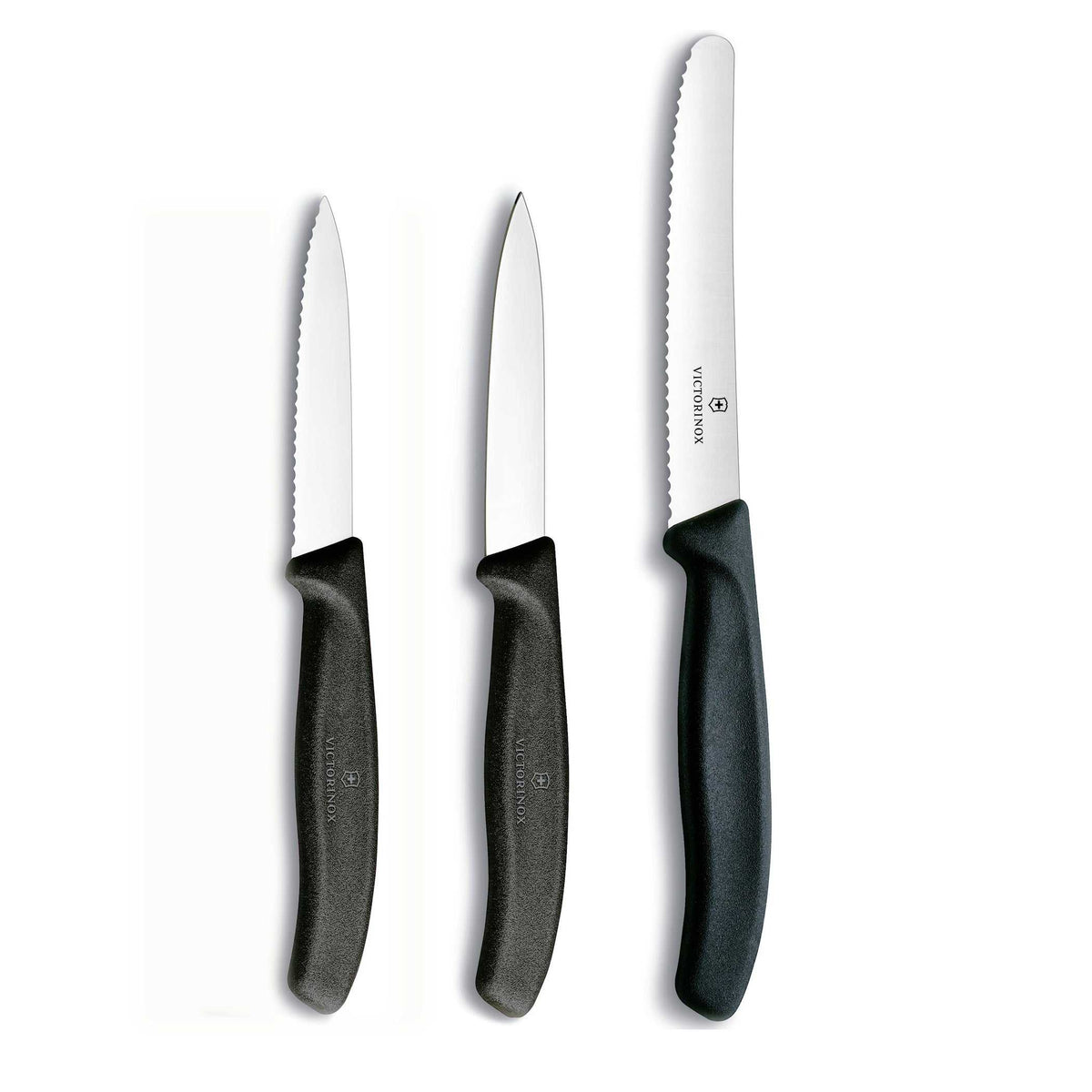 Victorinox Swiss Classic kuorimaveitsisarjan kolme veistä, joissa ergonomiset mustat kahvat ja terävät terät.
