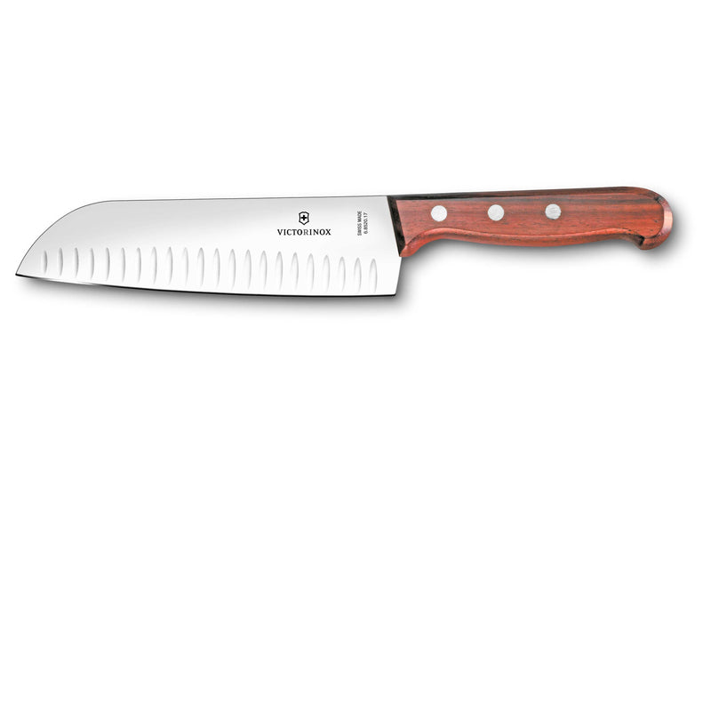 Victorinox Santoku ovaalihiottu kokkiveitsi 17 cm, sveitsiläinen laatuterä ja ergonominen puinen kahva keittiökäyttöön.