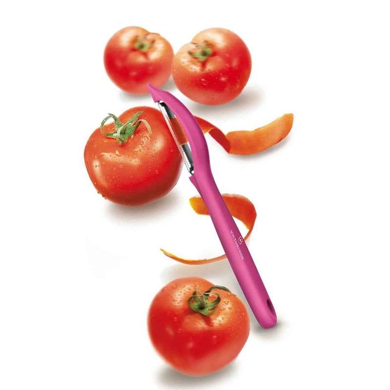 Victorinox Kuorija - Victorinox yleiskuorija kuorii tomaatteja vaivattomasti. Violetti ergonominen kuorija keittiövälineisiin.