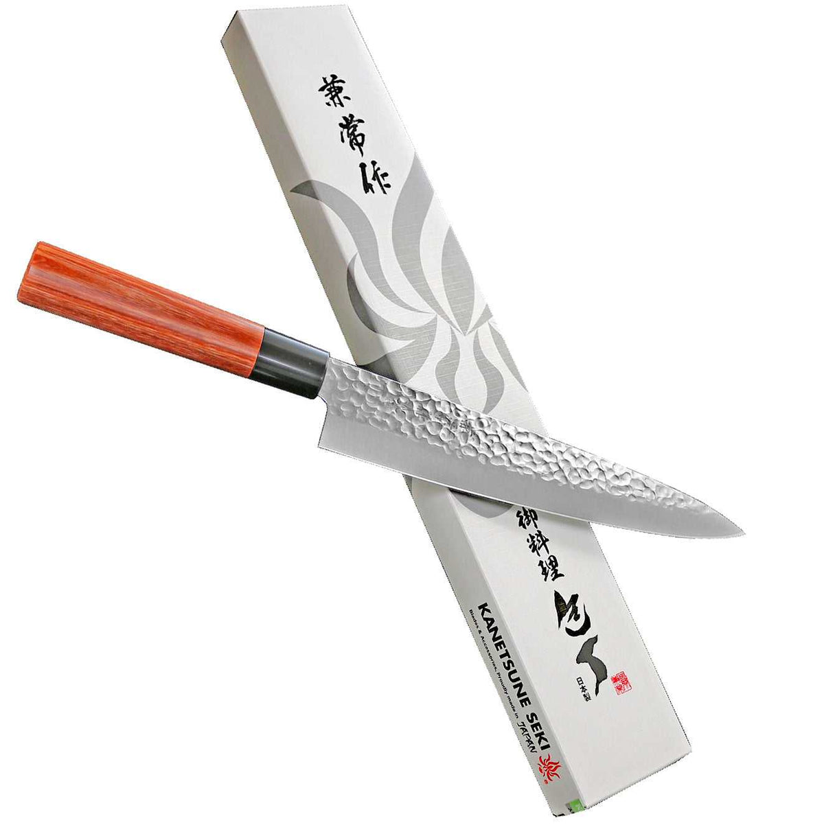 Kanetsune Seki kokkiveitsi 21 cm ja alkuperäinen pakkaus, japanilainen käsityö yhdistettynä käytännölliseen keittiövälineeseen.