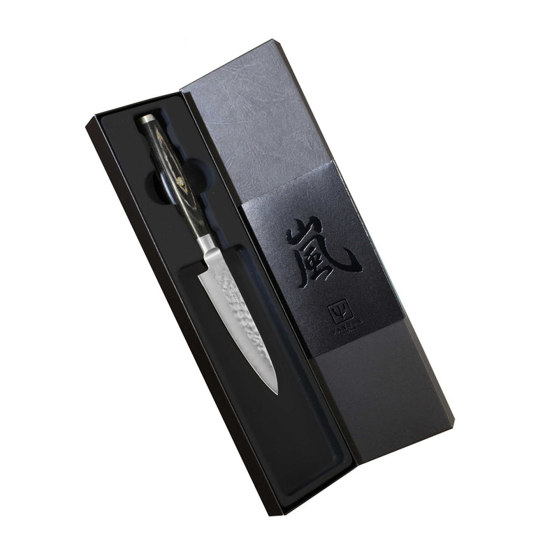 Yaxell KETU vihannesveitsi lahjapakkauksessa.