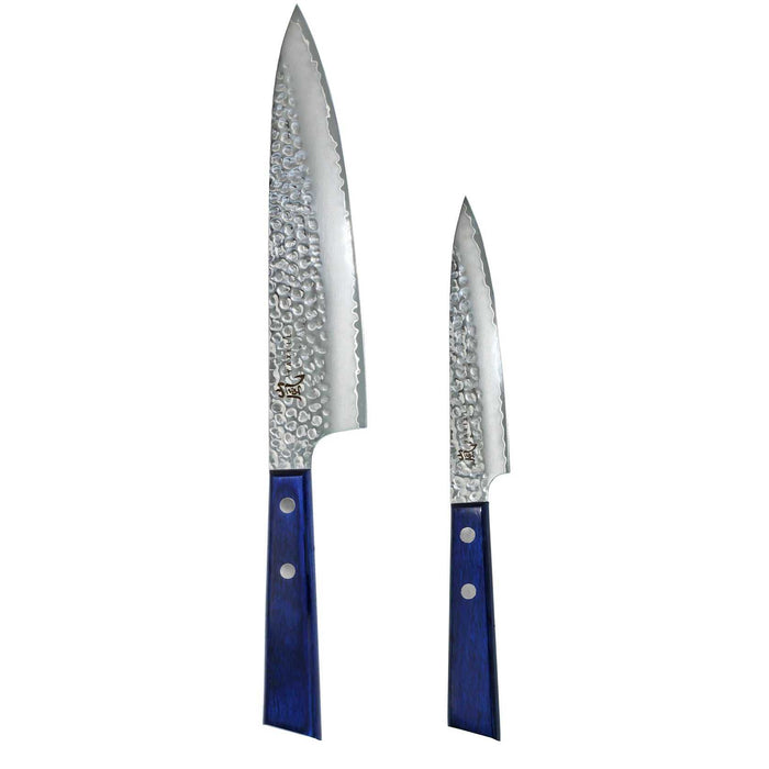 Yaxell Blue Breeze veitsisetti sisältää kokki- ja vihannesveitsen sinisellä pakkapuukahvalla ja taotulla terällä, täydellinen kotikokeille.