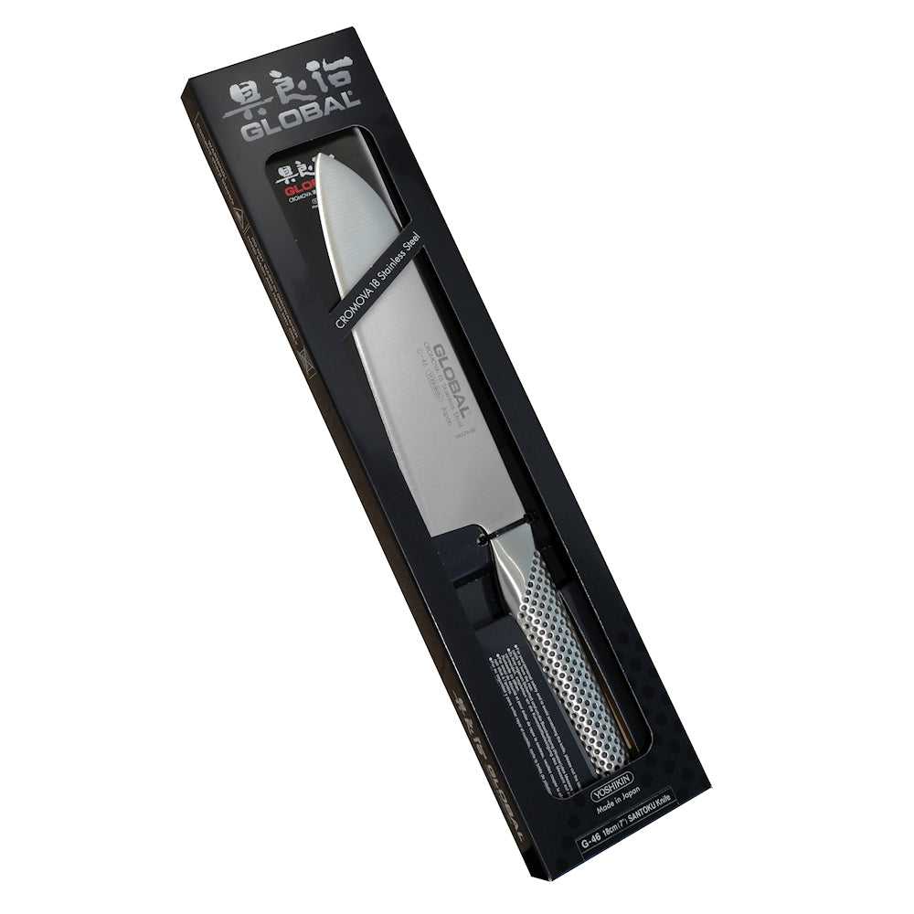 Global G-46 santokuveitsi 18 cm myyntipakkauksessa. Tyylikäs japanilainen keittiöveitsi CROMOVA18-teräksellä ja ergonomisella kahvalla.