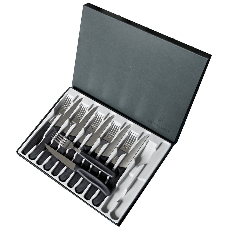 Victorinox Swiss Classic pihviveitset ja haarukat 12 osaa avoimessa lahjarasiassa. Laadukas kattaussetti arkeen ja juhlaan.