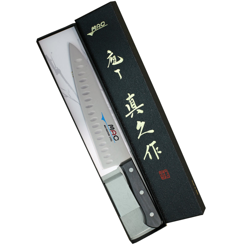 MAC Kokkiveitsi TH-80 ovaalihiottu 20 cm lahjapakkauksessa, täydellinen lahja keittiöharrastajalle tai ammattilaiskokille.