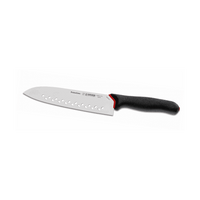Giesser PrimeLine Santoku veitsi 19 cm, kevennetty terä vähentää vastusta, täydellinen vihannesten silppuamiseen ja siivuttamiseen.