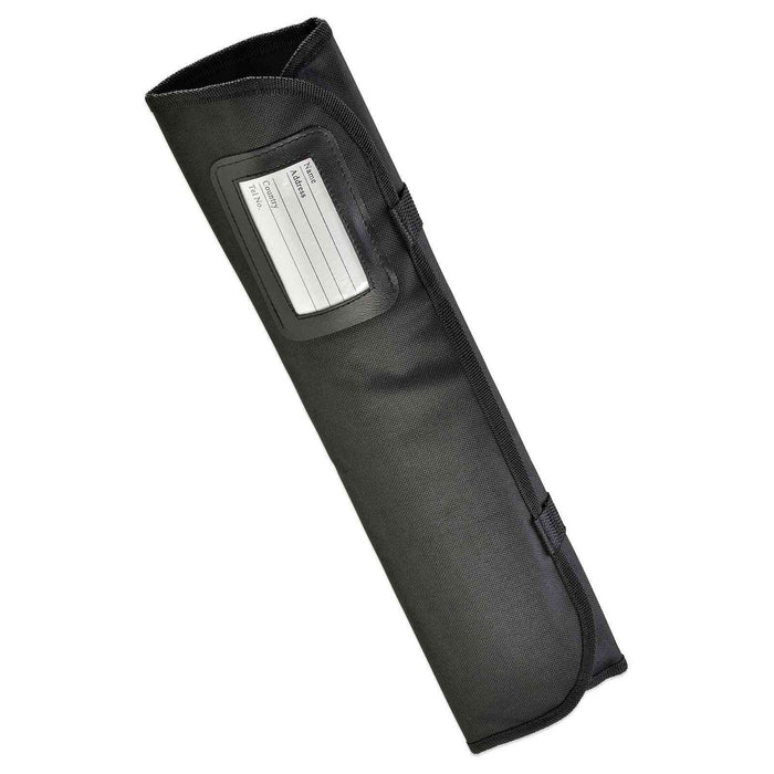 Giesser veitsilaukku - tyhjä musta veitsilaukku mestarikokeille, suljettuna ja varustettu nimilapulla.