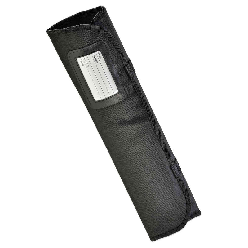 Giesser veitsilaukku - tyhjä musta veitsilaukku mestarikokeille, suljettuna ja varustettu nimilapulla.