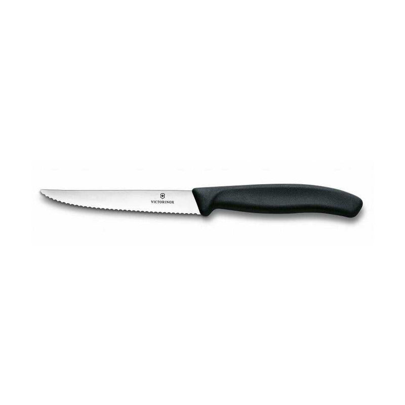Victorinox Classic pihviveitsi 11 cm sahalaitaisella terällä ja suippenevalla kärjellä. Ergonominen kahva takaa hyvän otteen ruokailussa.