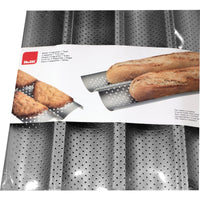 Ibili non-stick patonkipelti pakkauksessa, esimerkkinä paistettuja patonkeja ja leivonnaisia, sopii 50 cm leveisiin uuneihin.