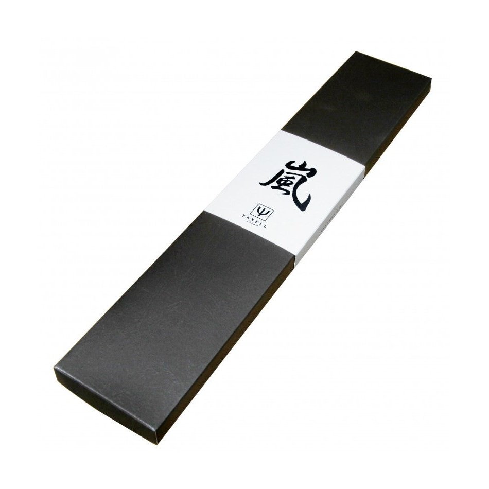 Yaxell Zen paistiveitsi 23 cm – tyylikäs musta lahjapakkaus japanilaiselle damaskiteräveitselle, täydellinen premium-lahja.