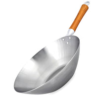 Ken Hom Classic Hiiliteräswok, 32cm, pinnoittamaton hiiliteräs, puukahva, kestävä ja monikäyttöinen keittiöväline paistamiseen.