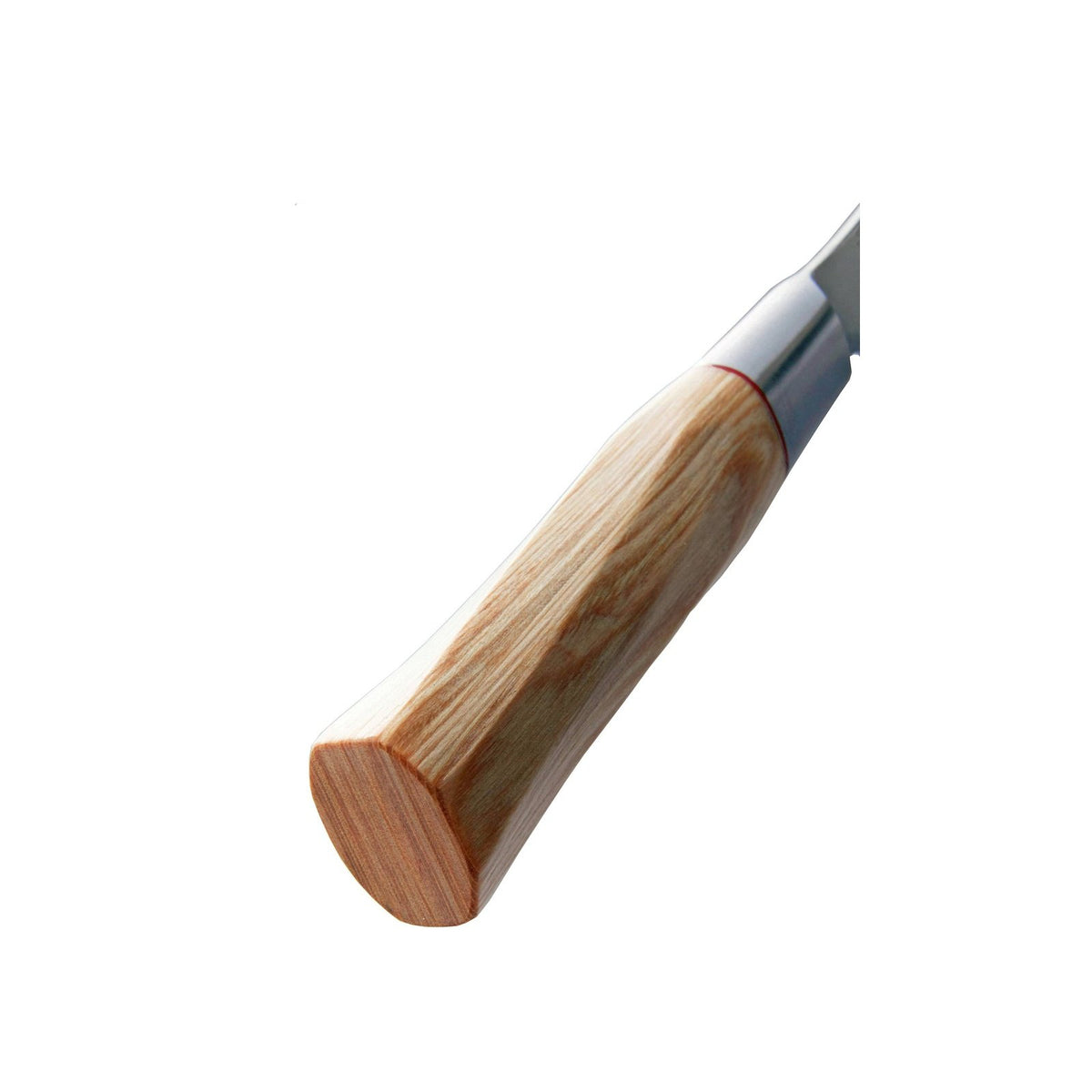 Suncraft Senzo Damascus Santoku-veitsen kierretty kahdeksankulmainen pakka-puukahva tarjoaa tukevan ja mukavan otteen.