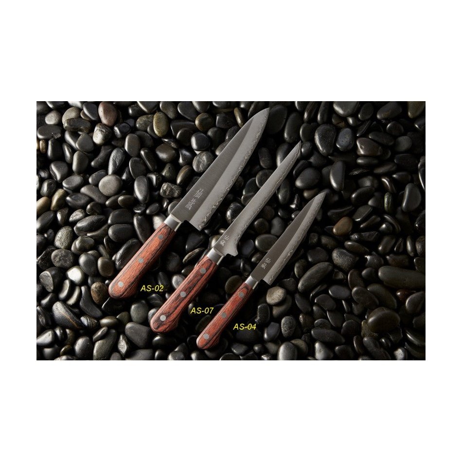 Suncraft SENZO Clad -veitsisarja kivillä, keskellä boningveitsi 16 cm, täydellinen yhdistelmä keittiön eri leikkuutarpeisiin.