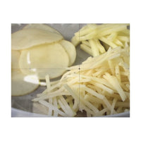 Perunaviipaleet ja tikut leikattu Benriner Mandoliinilla. Tarkkuutta keittiössäsi erilaisiin leikkuutyyleihin.