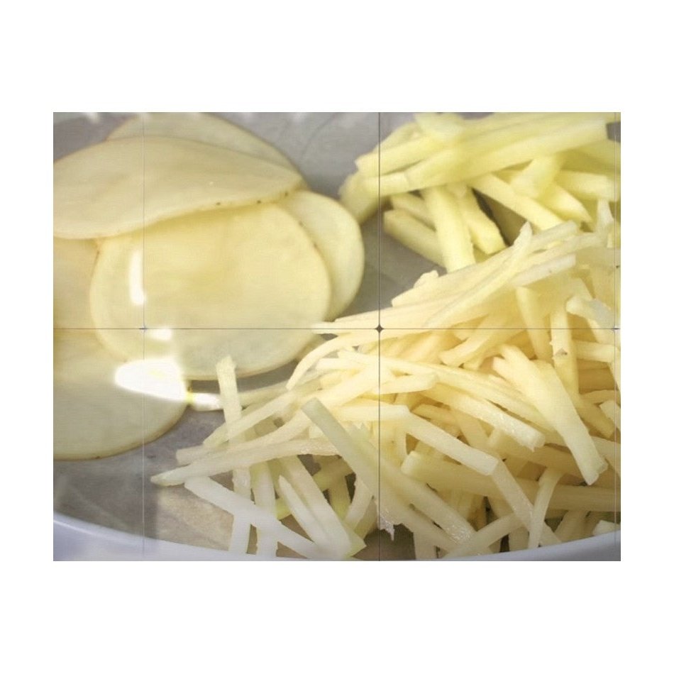 Perunaviipaleet ja tikut leikattu Super Benriner Mandoliinilla. Tasainen ja tarkka lopputulos ruoanvalmistukseen.