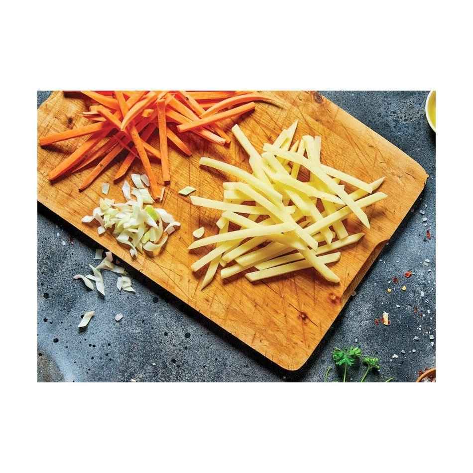 Börner V6 Mandoliinilla valmistetut ranskanperunat ja porkkanasuikaleet, ihanteellinen väline kotikokkien käyttöön.