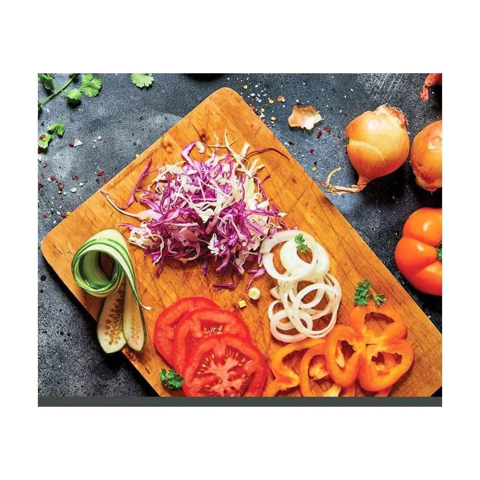 Börner V6 Mandoliinilla viipaloidut vihannekset: tomaatti, sipuli, paprika ja kaali, täydellinen salaatteihin ja ruoanlaittoon.