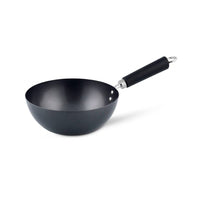 Ken Hom non-stick wok - Pieni mutta tehokas 20 cm wok, täydellinen keittiöväline nopeaan ja terveelliseen ruoanlaittoon kotikeittiössä.