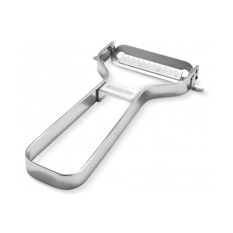 Ruostumattomasta teräksestä valmistettu Samura Skinner Julienne Kuorija, konepesunkestävä ja kestävä keittiöväline vihannesten kuorimiseen.