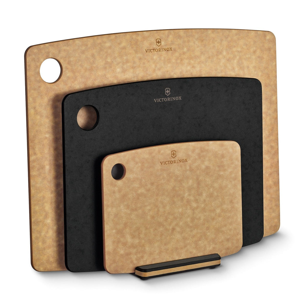 Victorinox leikkuulaudat eri kokoisina ja väreinä, mukana ruskea 37x28 cm malli. Monikäyttöiset, kierrätettävät ja FSC®-sertifioidut keittiövälineet.