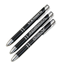 Kuulakärkikynä valolla ja kaiverruksella, 20 kpl. Musta kynä metallisella klipsillä, kaiverrusmahdollisuus ja tyylikäs muotoilu.